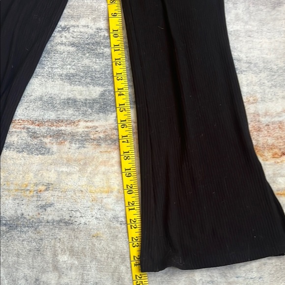 Black Casual Flared Bottoms with Wide-Leg Silhouette - Picture 6 of 6